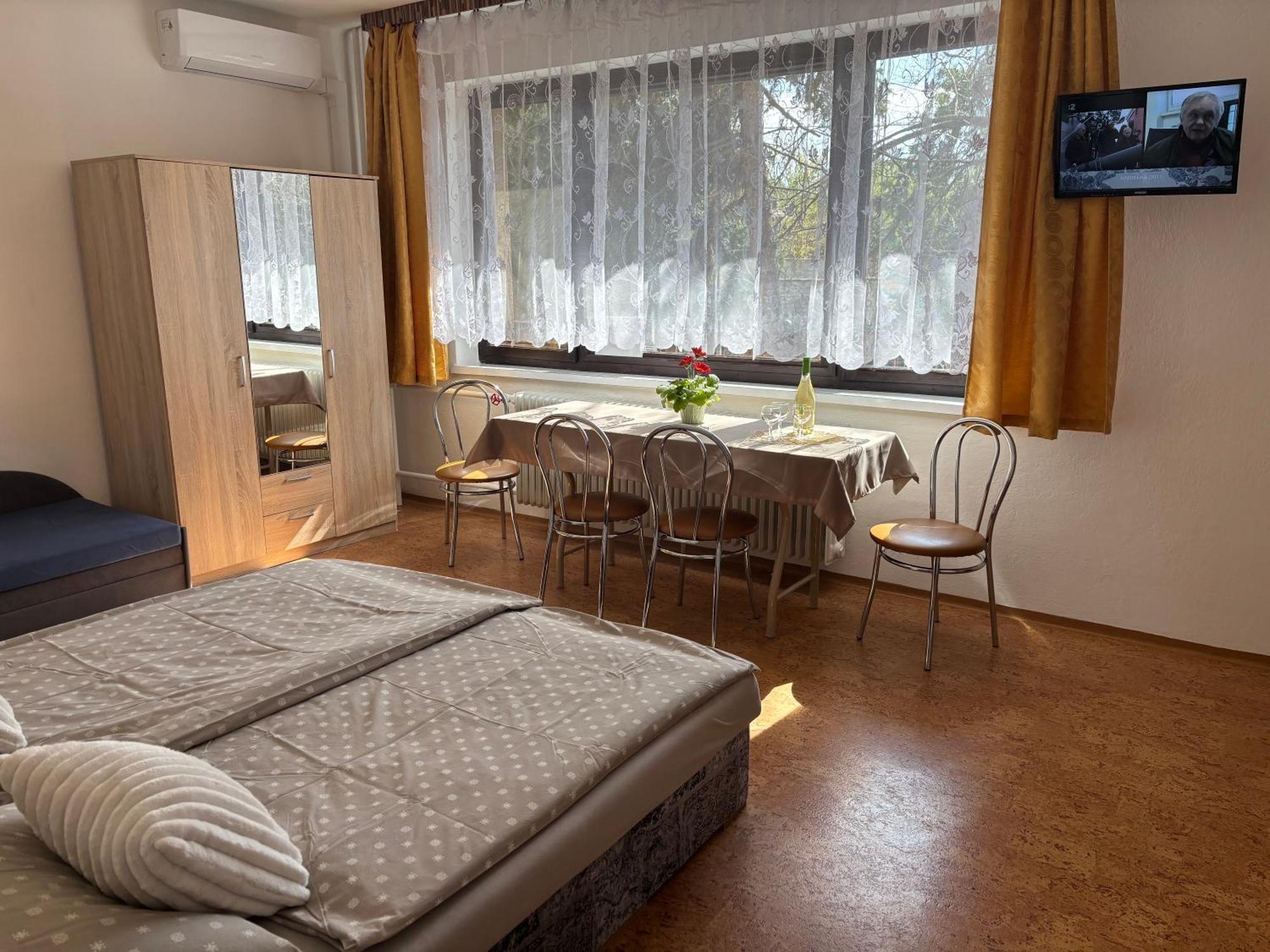 Apartmanovy Dom Grand Štúrovo Dış mekan fotoğraf