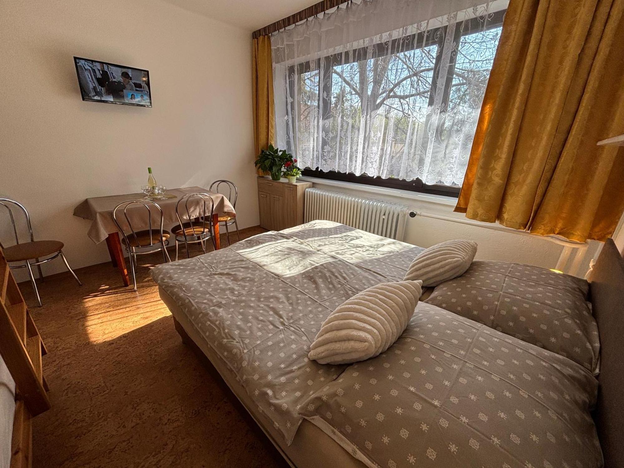 Apartmanovy Dom Grand Štúrovo Dış mekan fotoğraf