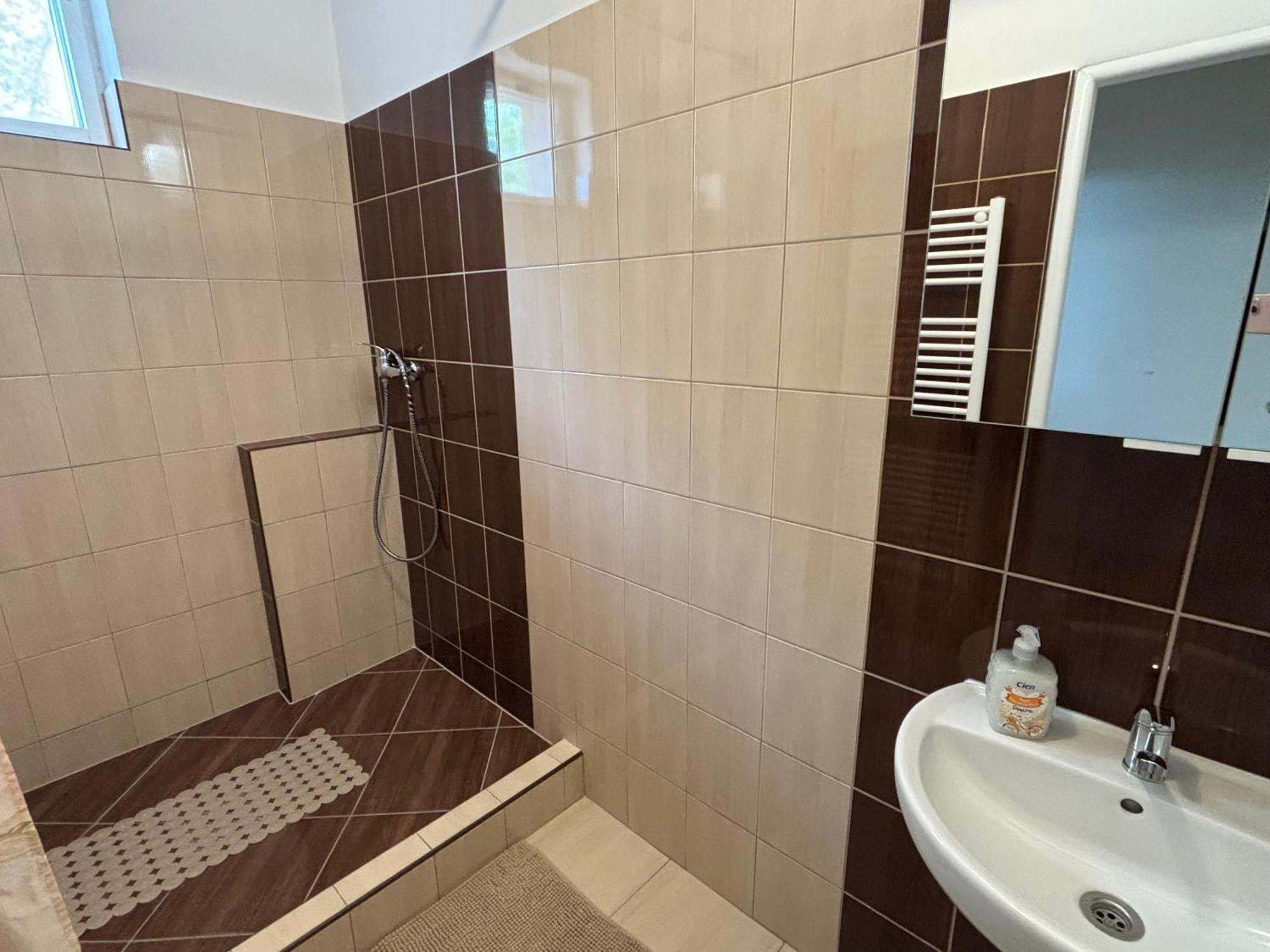 Apartmanovy Dom Grand Štúrovo Dış mekan fotoğraf