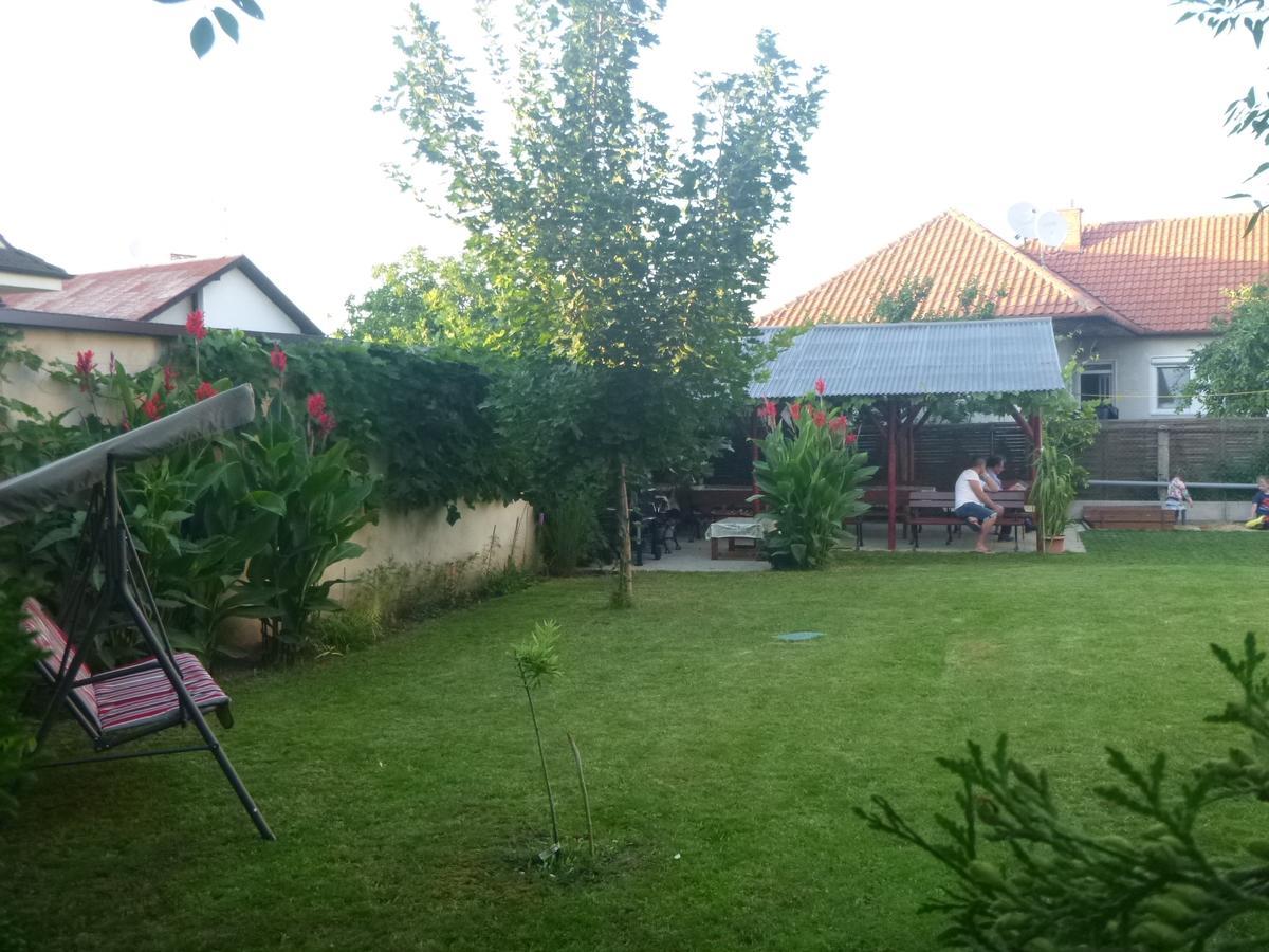 Apartmanovy Dom Grand Štúrovo Dış mekan fotoğraf