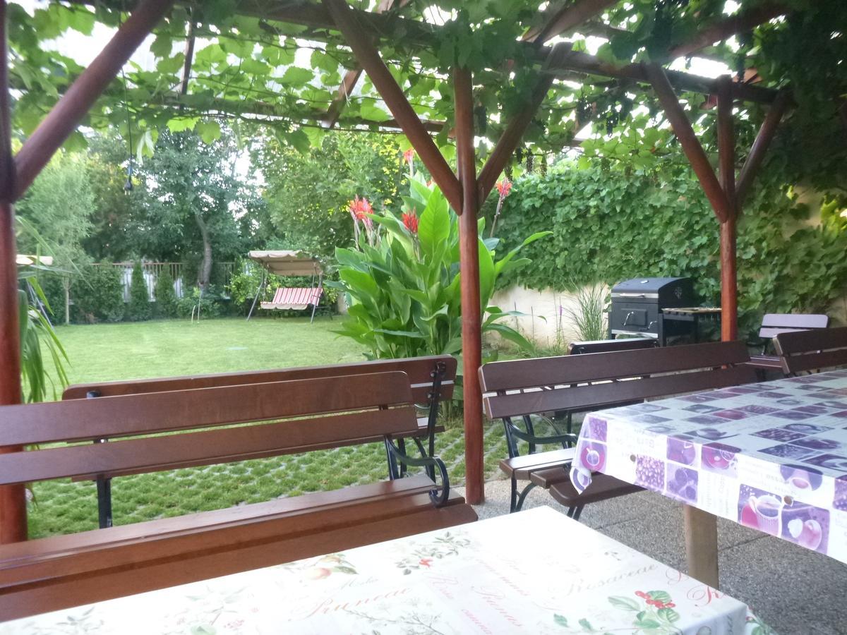 Apartmanovy Dom Grand Štúrovo Dış mekan fotoğraf